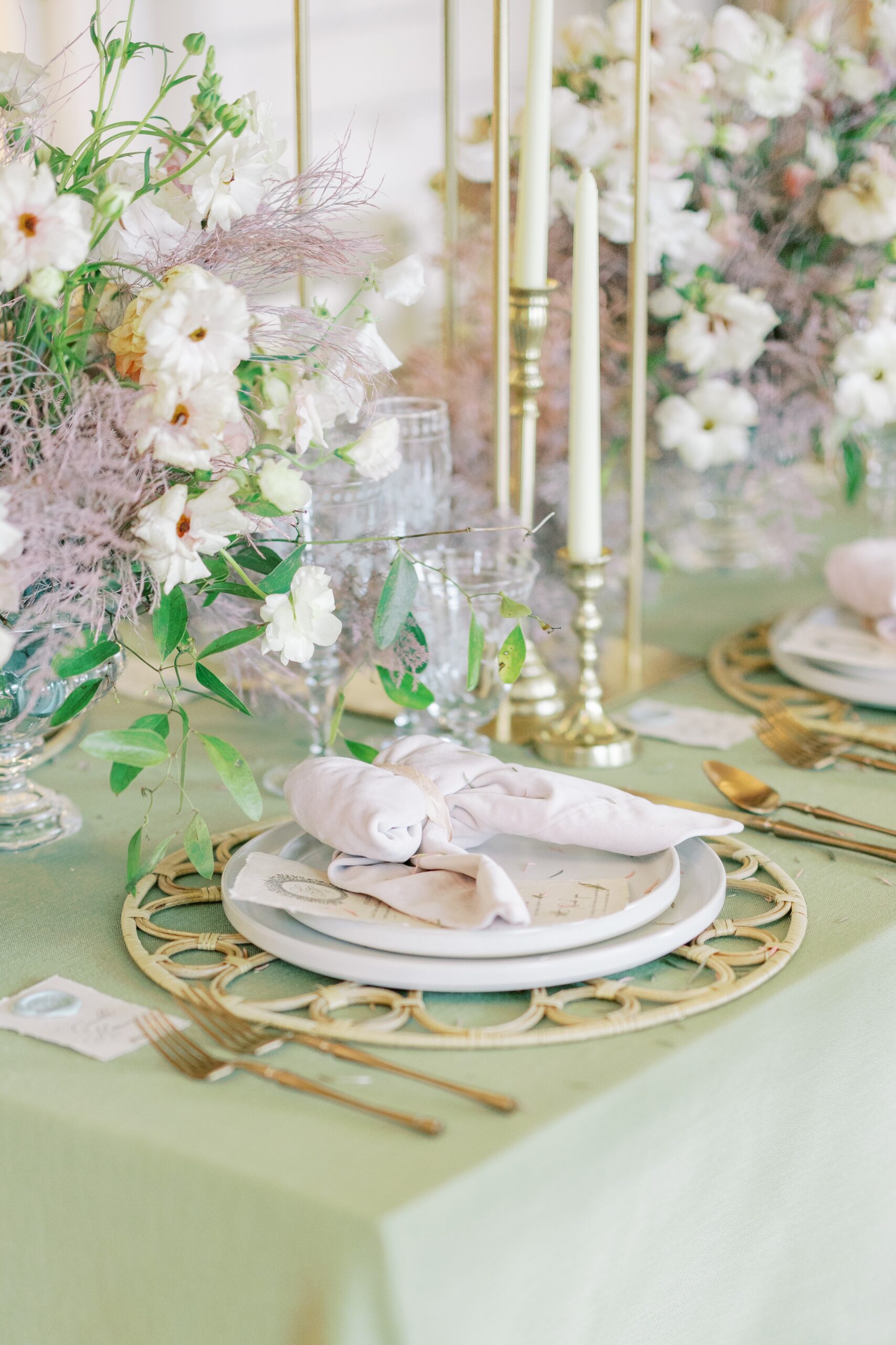 tablescape of purple and sage color at the Olana