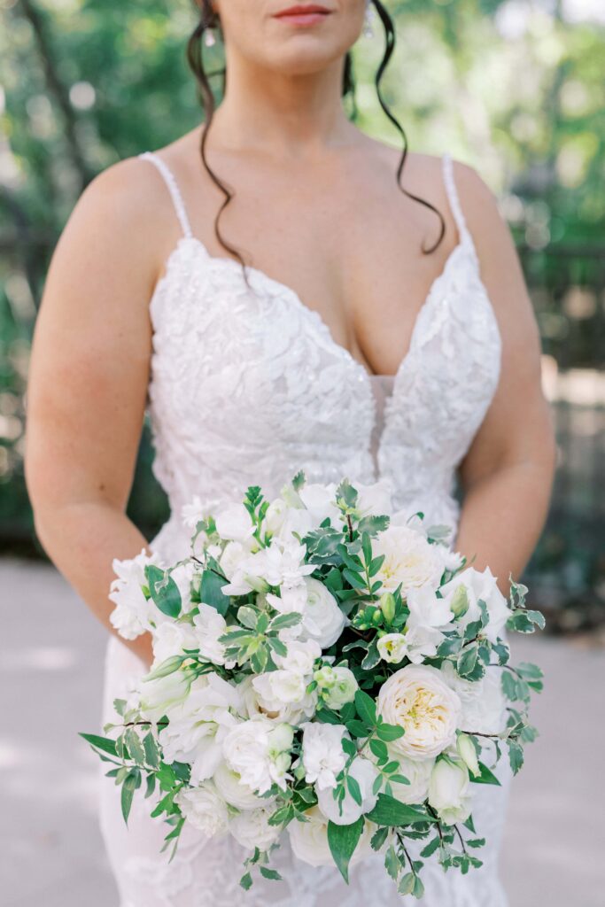 all white bridal bouquet at this aristide mansfield wedding