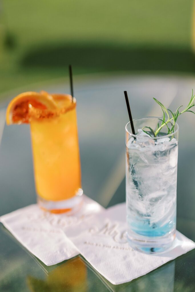 his and hers cocktail at this Lakeview Hills Wedding