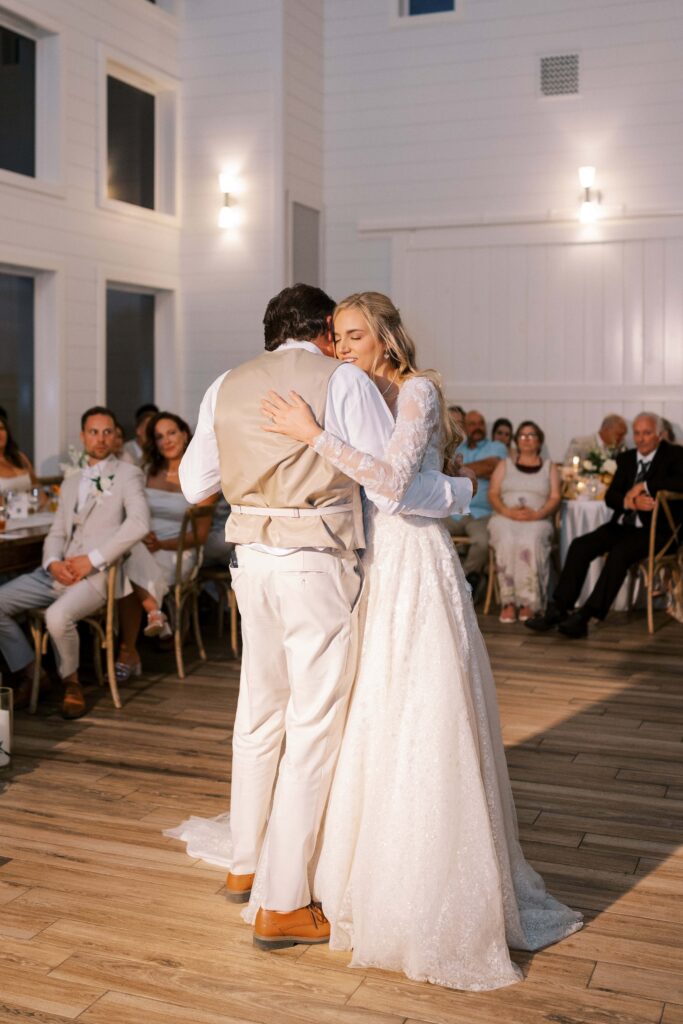 bride dancing with her dad at her Lakeview Hills Wedding