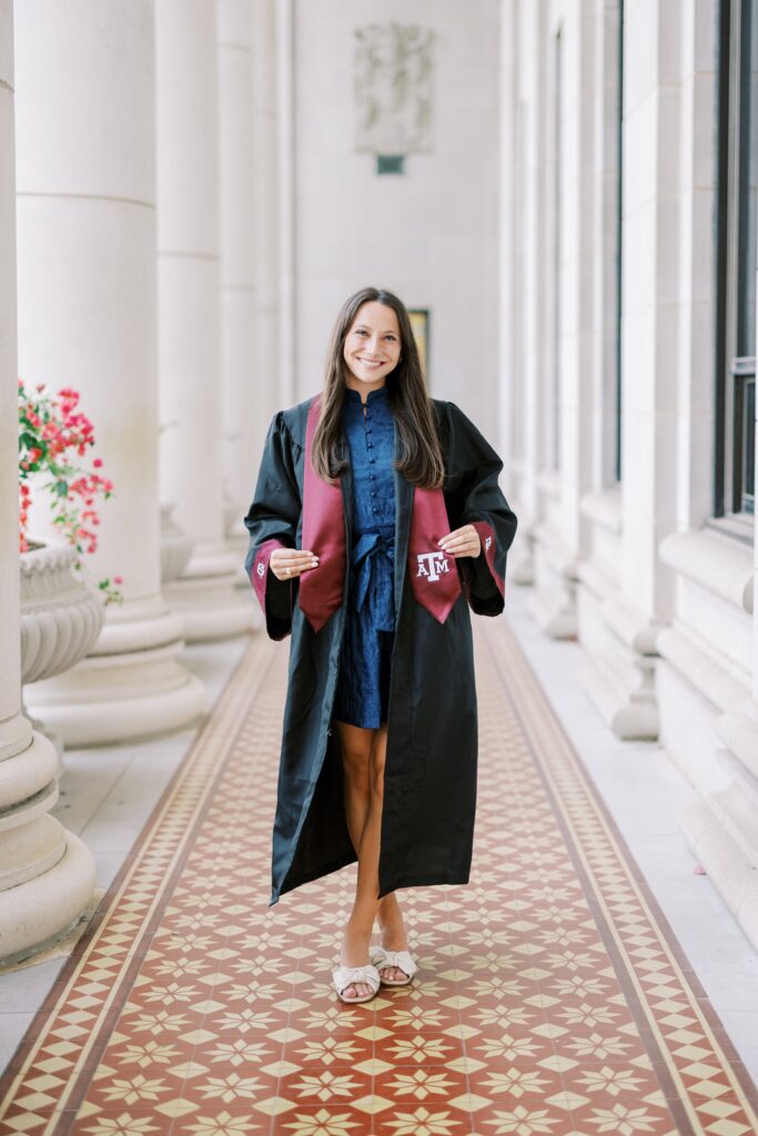 kendall posing for graduation portraits ideas