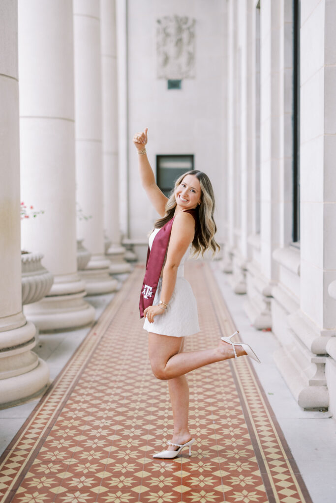 jodie doig a gig em in her grad photo outfits